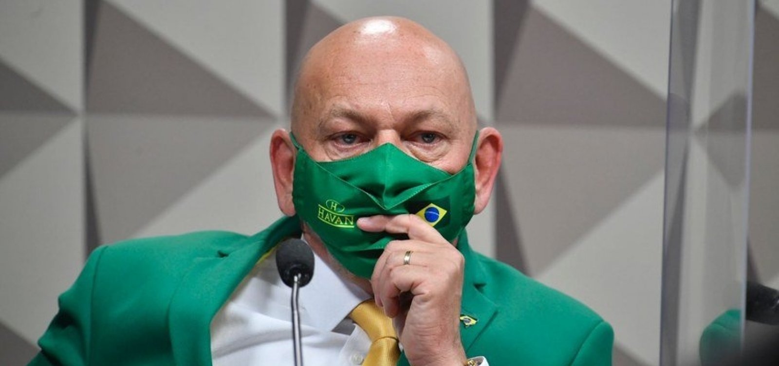 Na CPI, Luciano Hang diz que plantonista cometeu erro no atestado de &oacute;bito da m&atilde;e