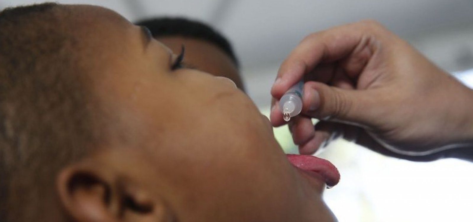Imunização anti-Covid avança, mas vacinação contra doenças como sarampo e poliomielite cai na Bahia