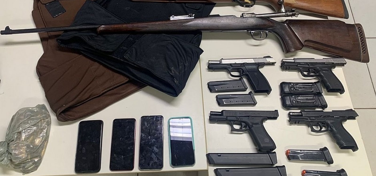 Suspeitos de um homicídio em Petrolina, PM lotado em Itapuã e ex-policial são presos