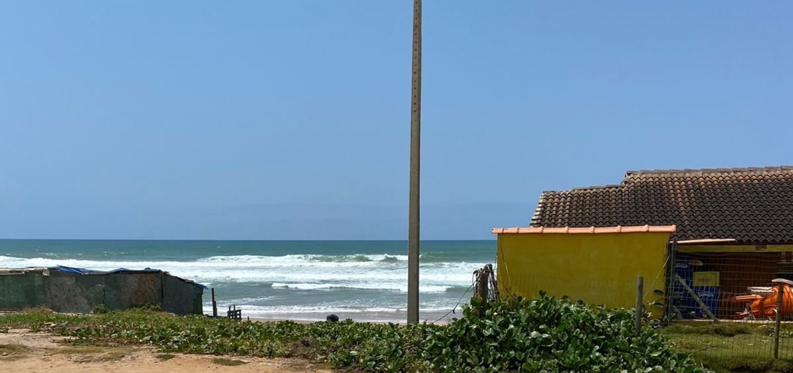 Corpo de homem que desapareceu após mergulho na praia de Ipitanga é encontrado