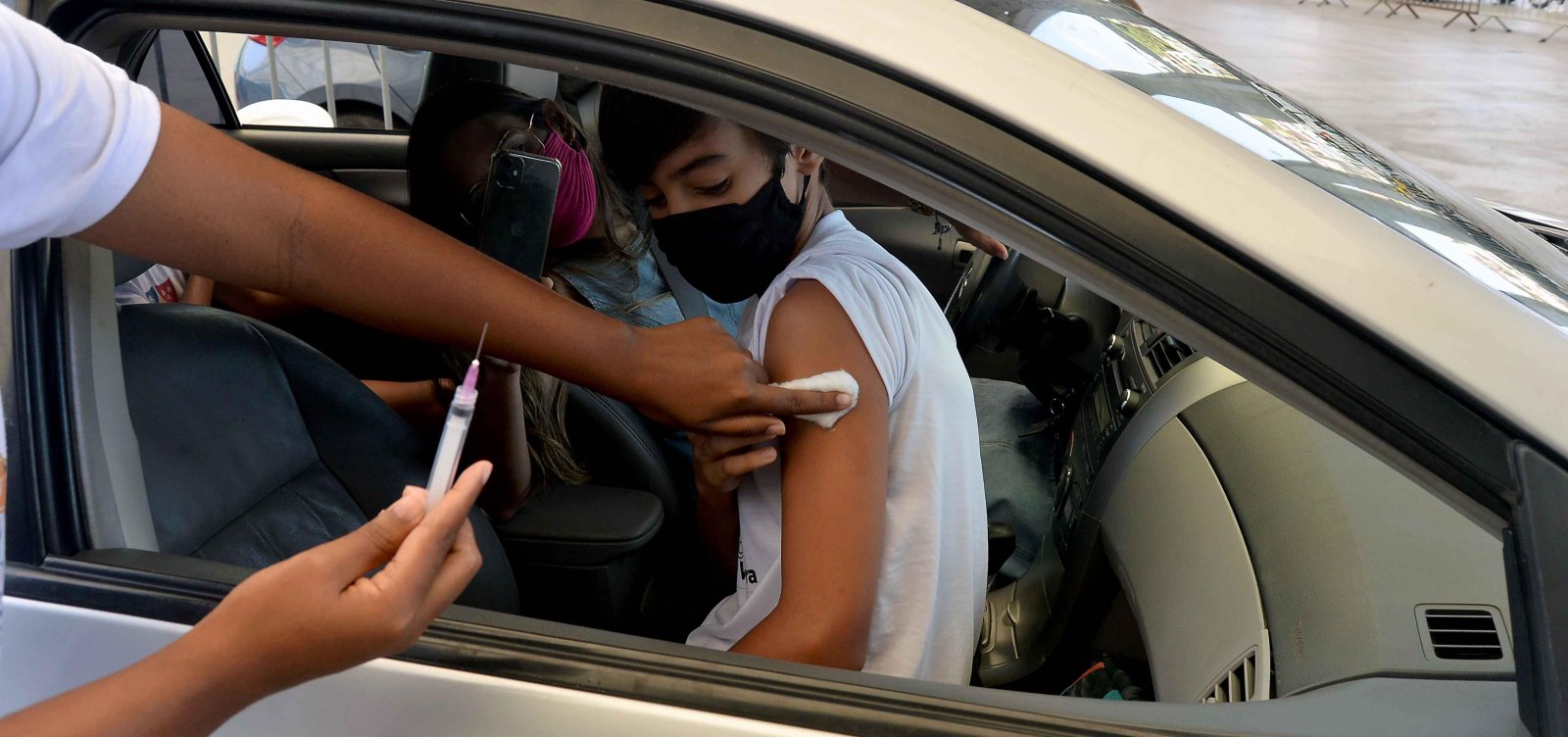 Salvador retoma vacinação contra Covid-19 no domingo