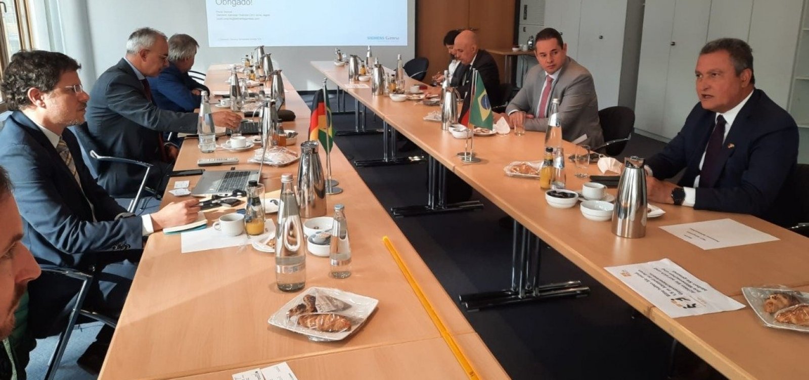 Na Alemanha, governador tenta atrair projeto de energia renovável para indústria baiana