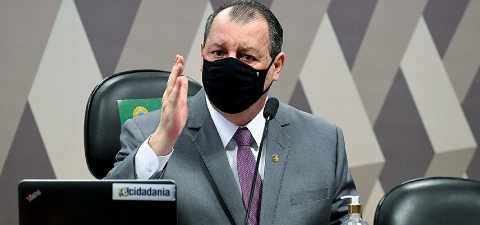 Relatório da CPI será aprovado mesmo se houver mudanças, diz Omar Aziz