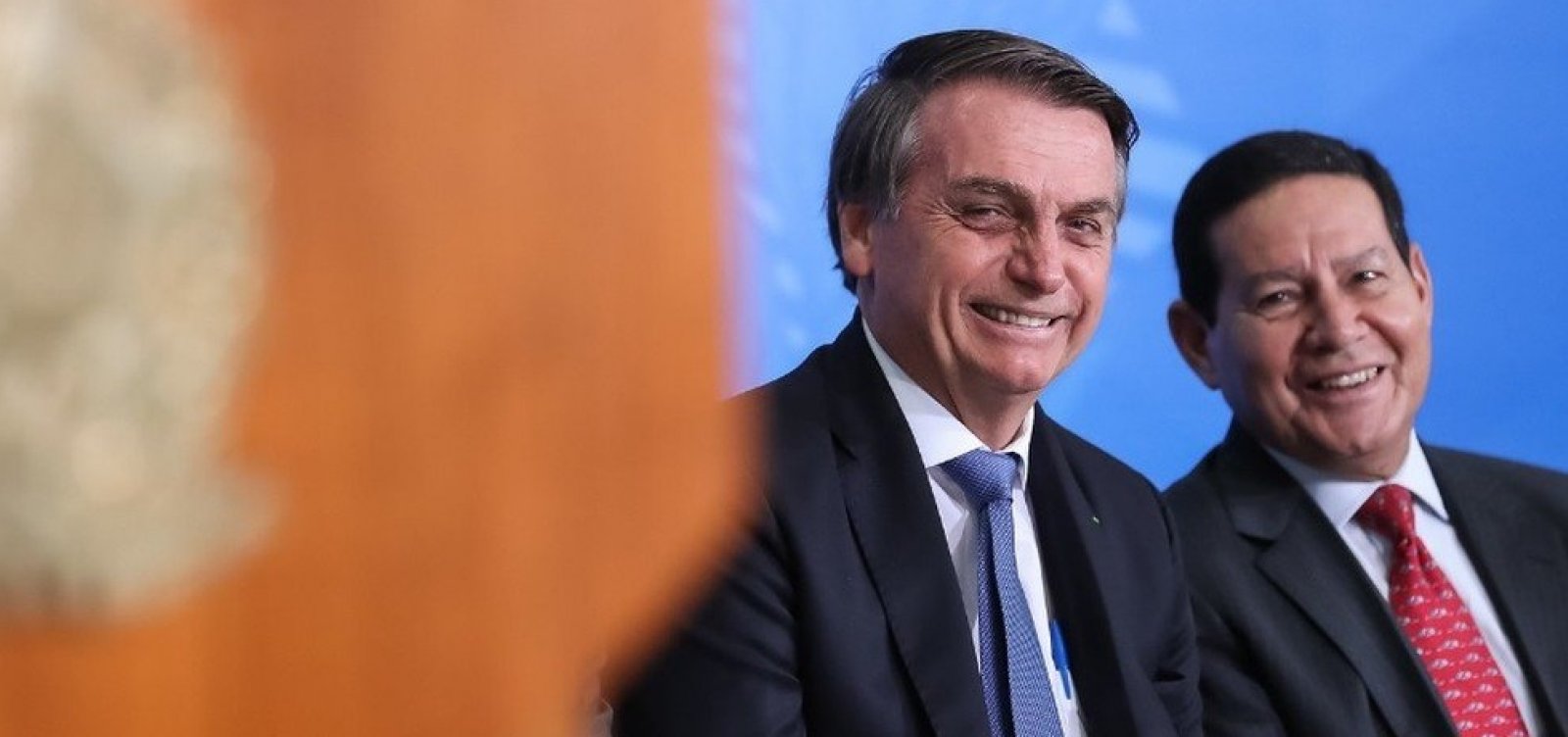 TSE arquiva ações que pediam cassação da chapa Bolsonaro-Mourão
