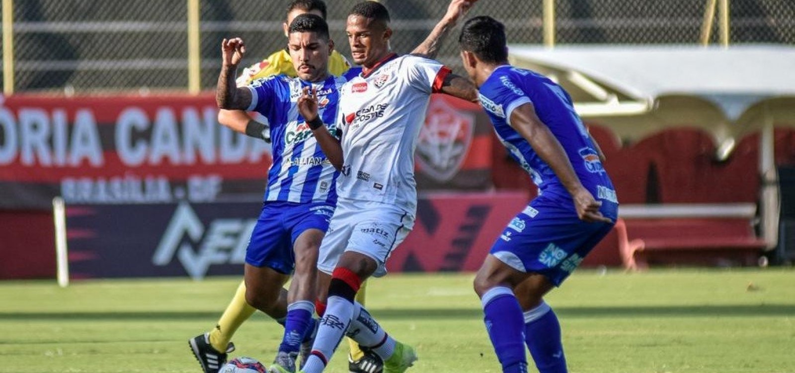 Vit&oacute;ria decepciona a torcida e perde por 1 a 0 para o CSA no Barrad&atilde;o