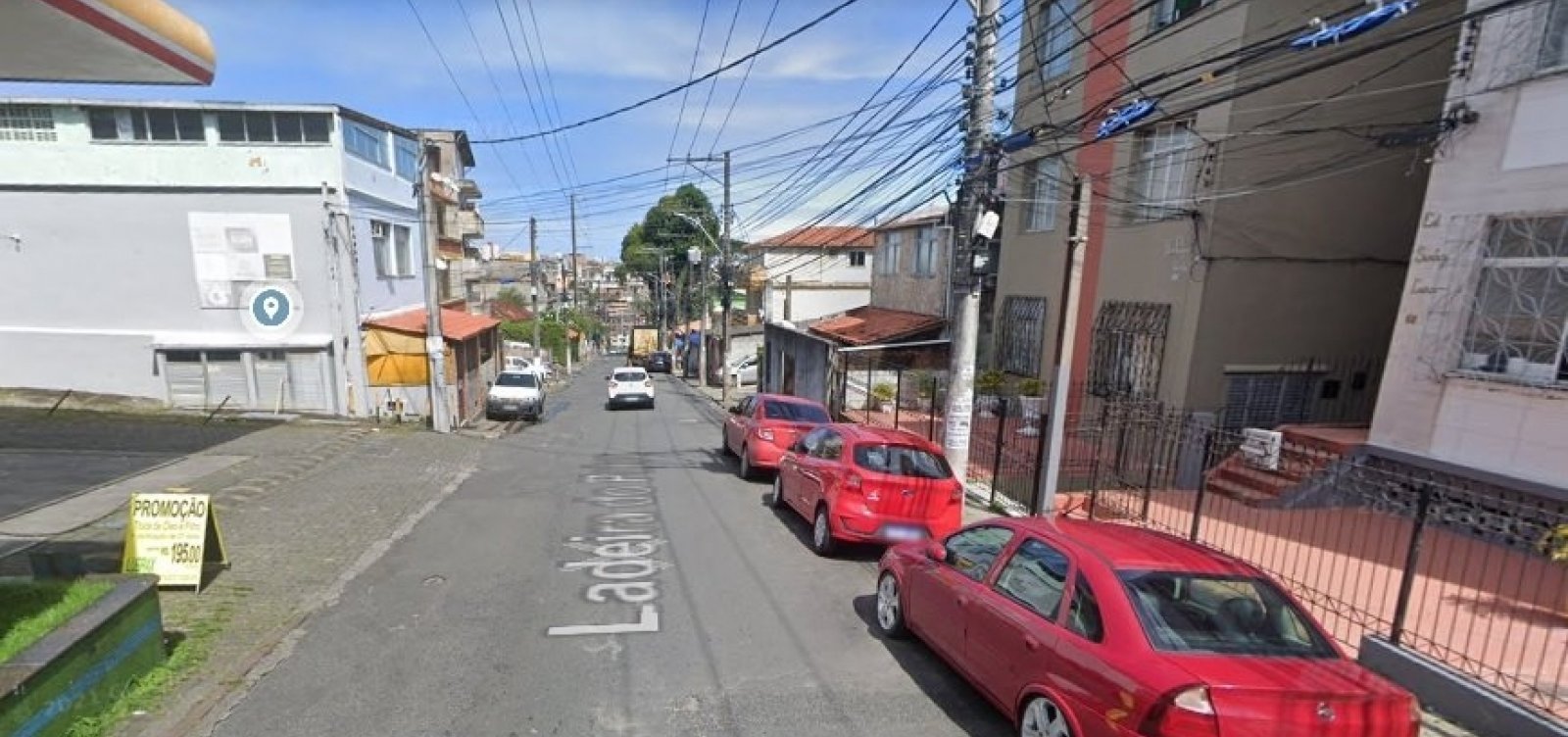 Homem sofre descarga elétrica após rompimento de fios na Ladeira do Paiva