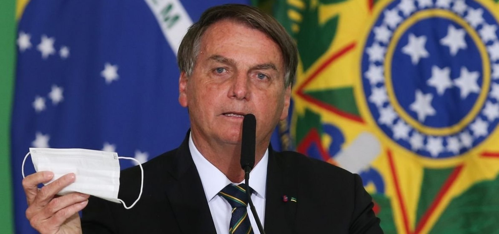 Planalto decreta sigilo de 100 anos a exames de anticorpos de Bolsonaro