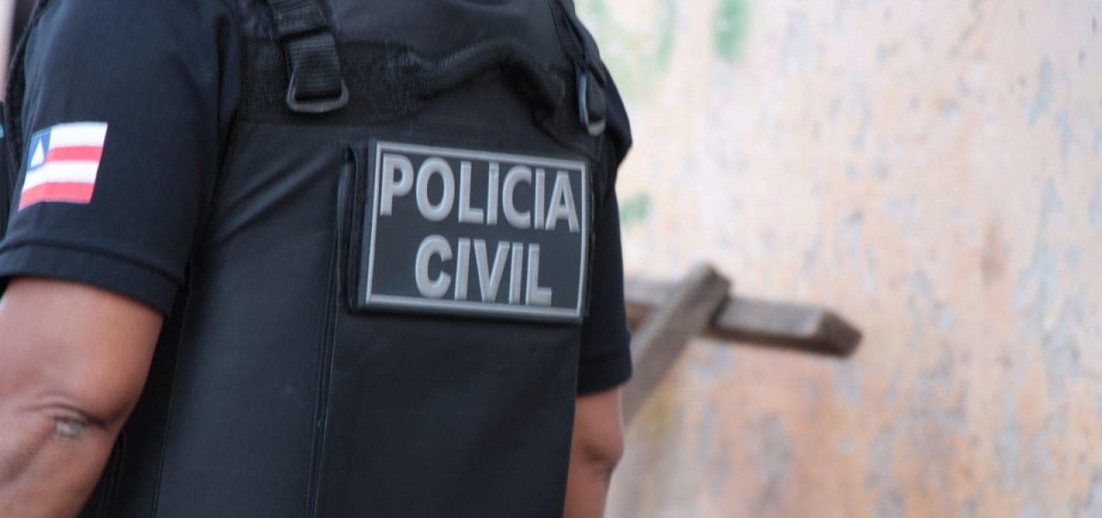 Jovens s&atilde;o executados por invasores dentro de casa em Plataforma