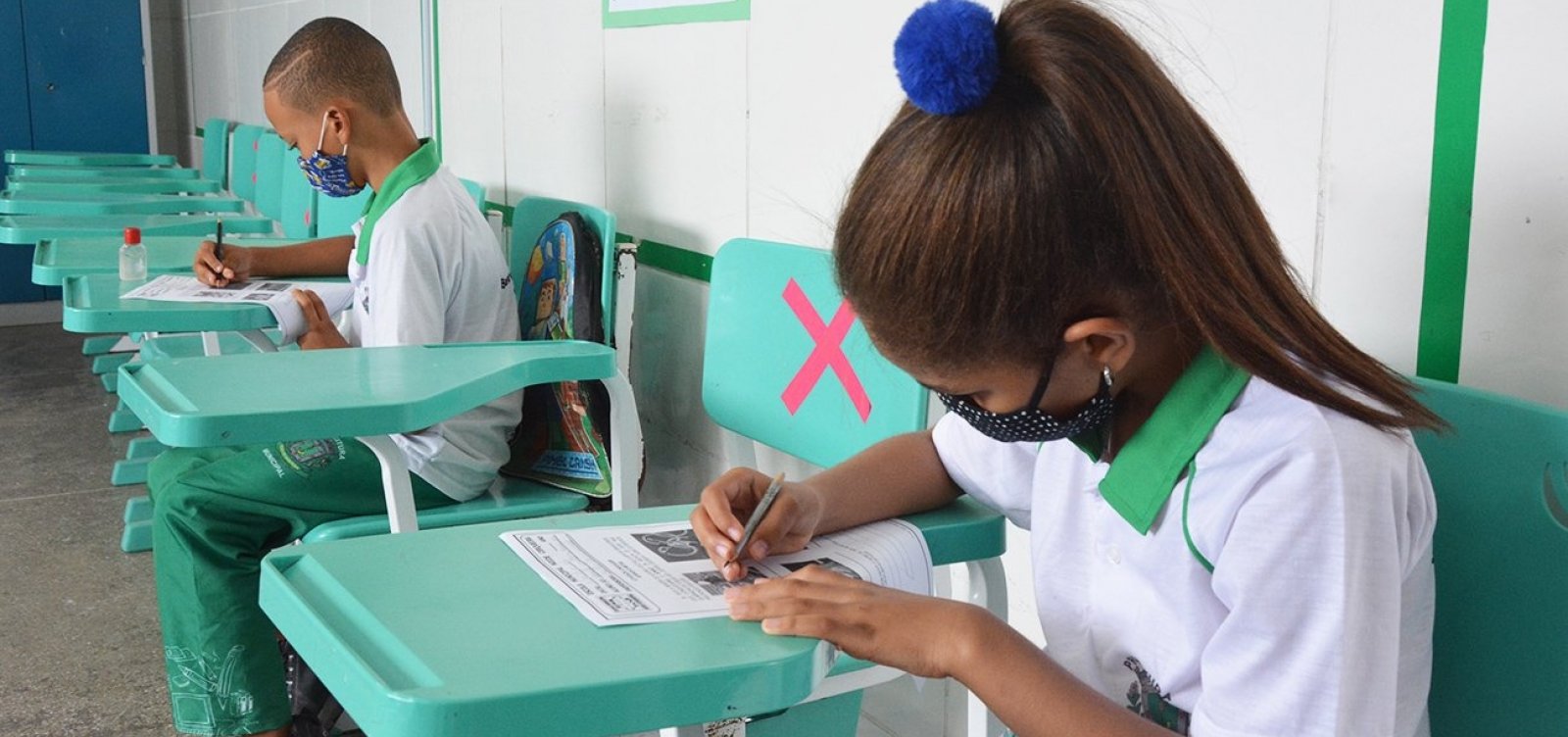 Escolas municipais de Feira retomam aulas 100% presenciais nesta ter&ccedil;a