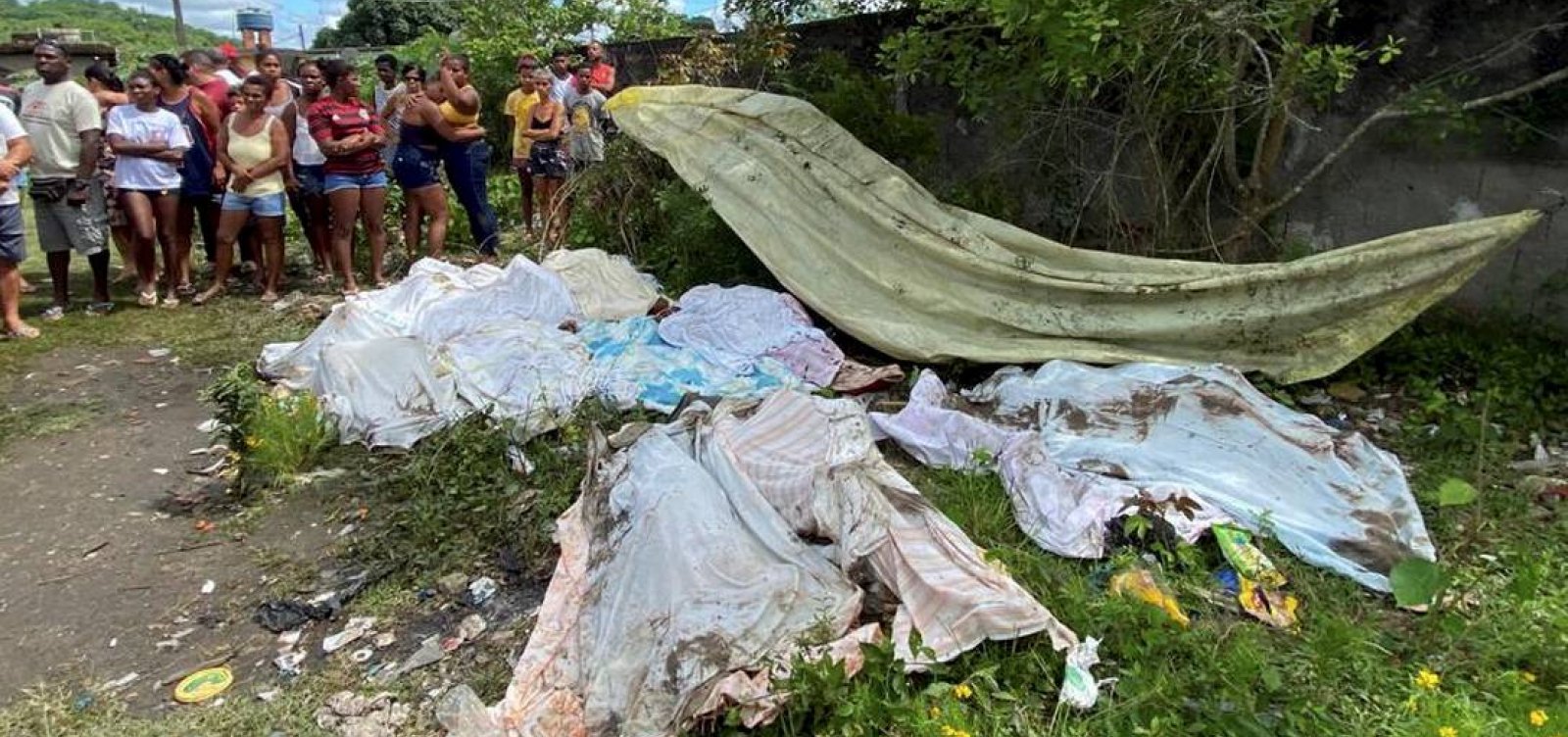 Rio: moradores encontram ao menos nove corpos em mangue em São Gonçalo após ação da polícia