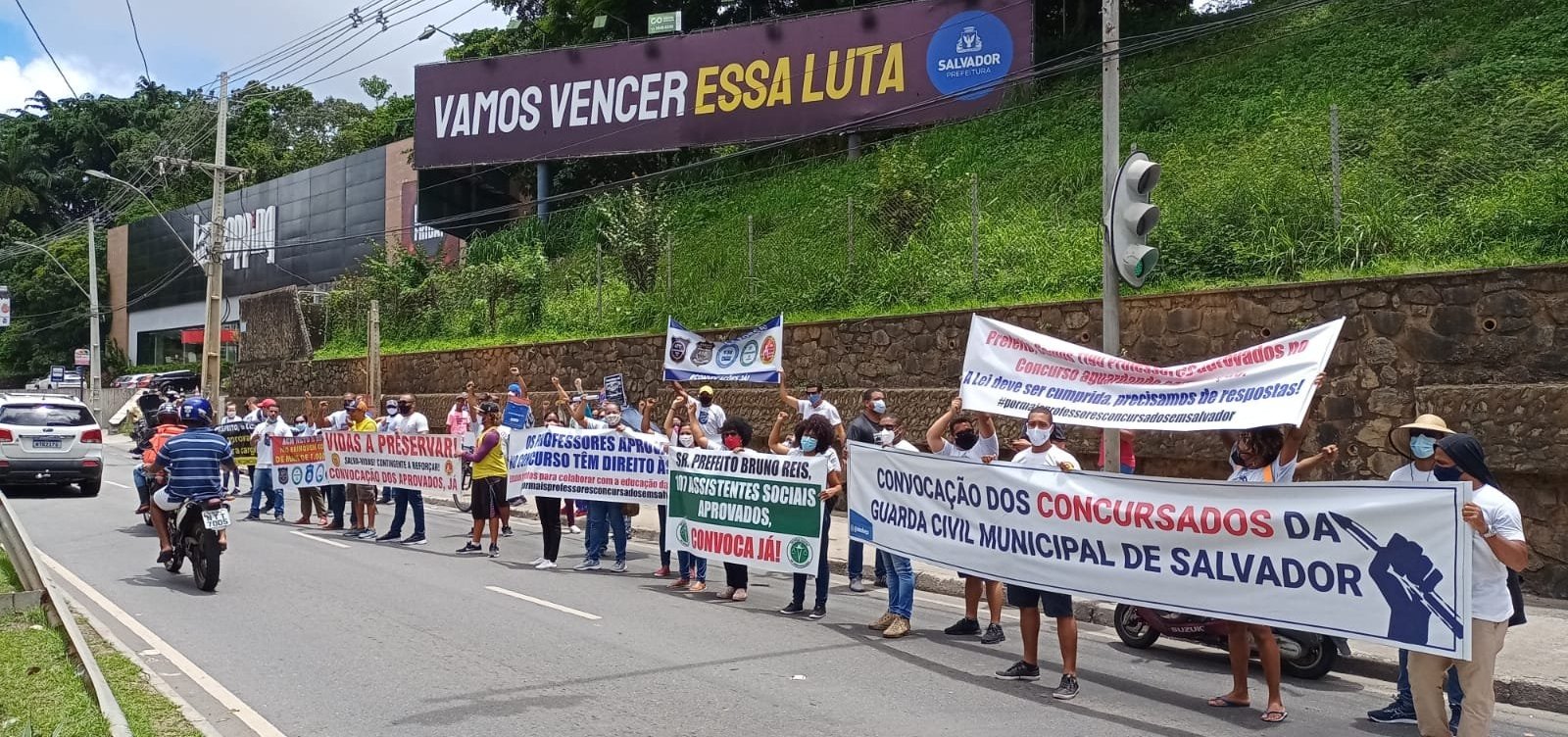 Concursados de 2019 protestam por nomeação na Prefeitura de Salvador