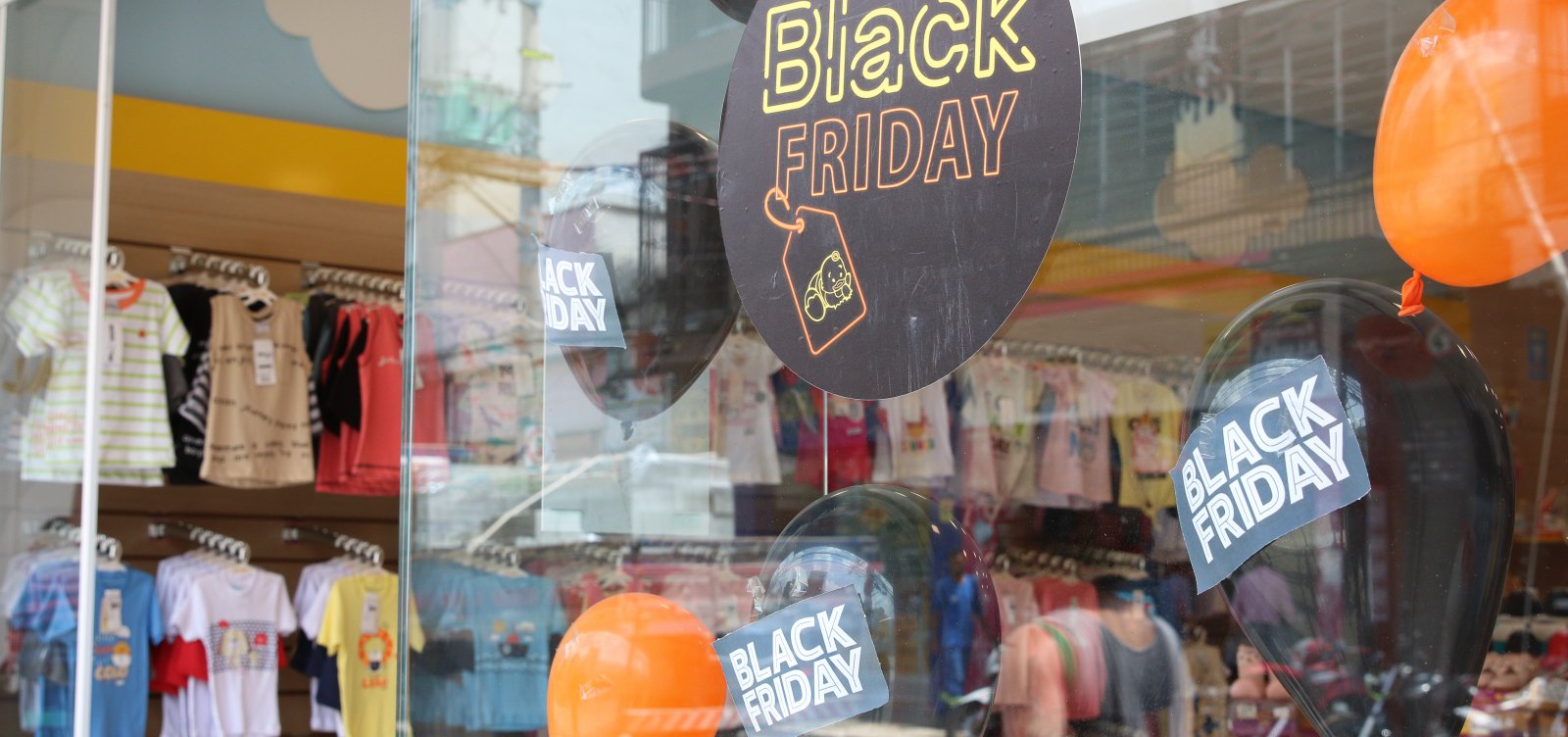 Em primeira Black Friday com shoppings reabertos, comércio planeja 5% a mais de lucro que em 2020