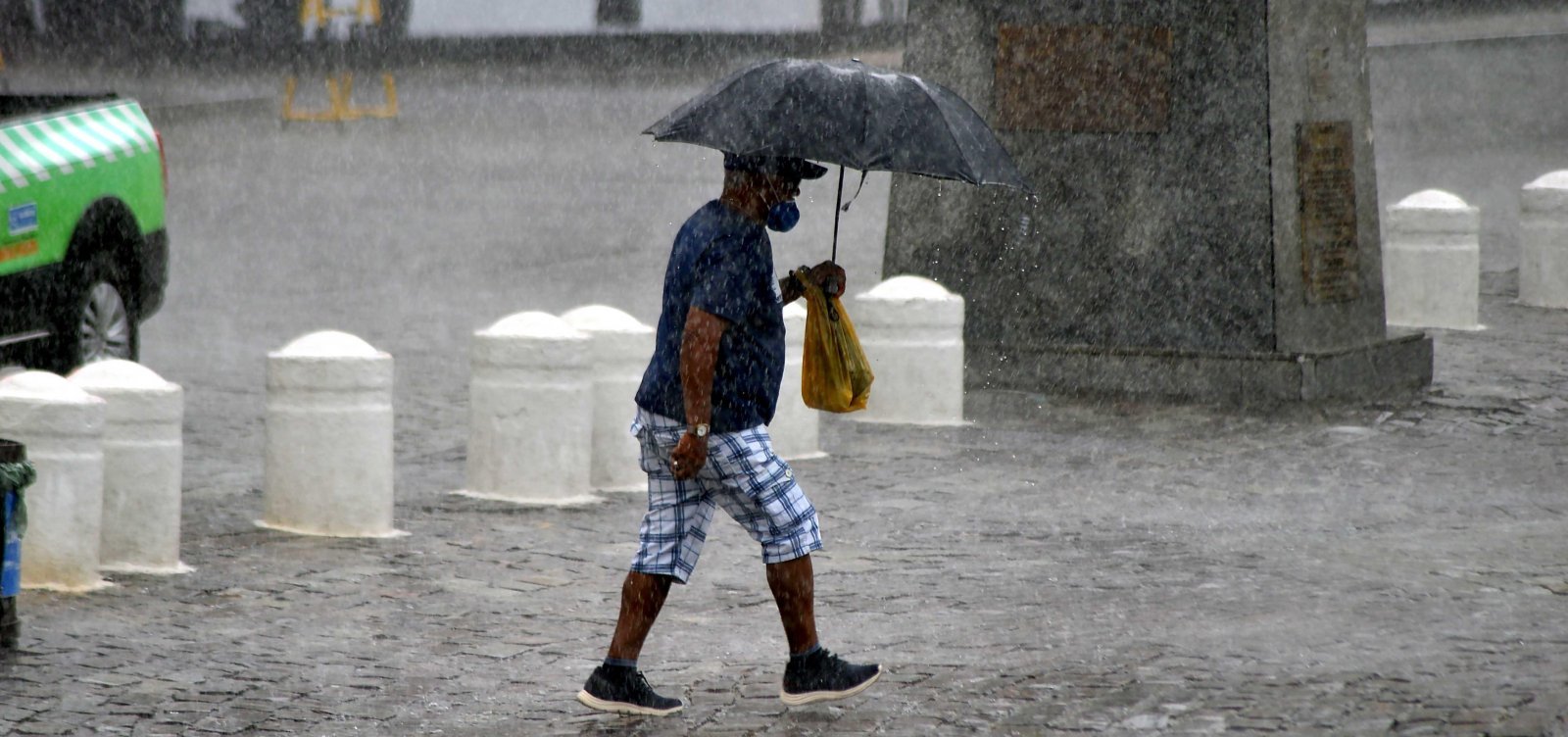 Tempo chuvoso em Salvador deve se estender até o fim de semana; veja previsão