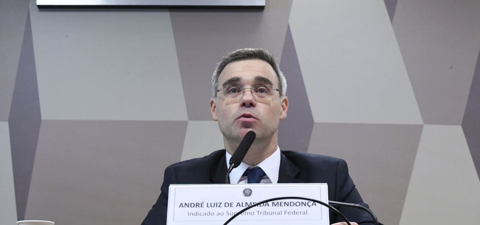  Plenário do Senado aprova indicação de André Mendonça para o STF