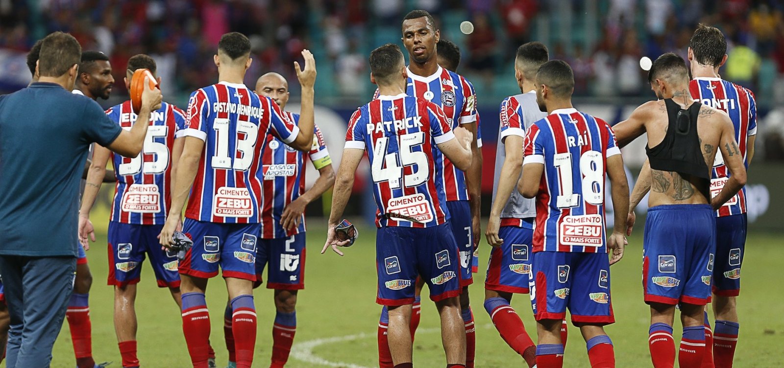 Confira lista de jogadores do Bahia que têm vínculo para 2022 e quem termina o contrato este ano