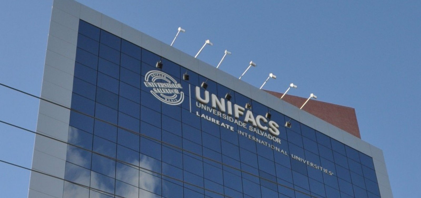 Estudantes de medicina criticam aumento de 11% em mensalidade de universidade