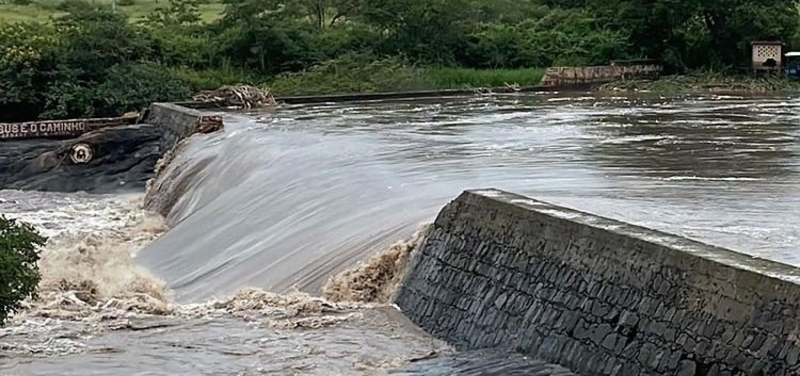Após rompimento em Itambé, barragem cede em Jussiape, na Chapada Diamantina: "cenário muito perigoso"
