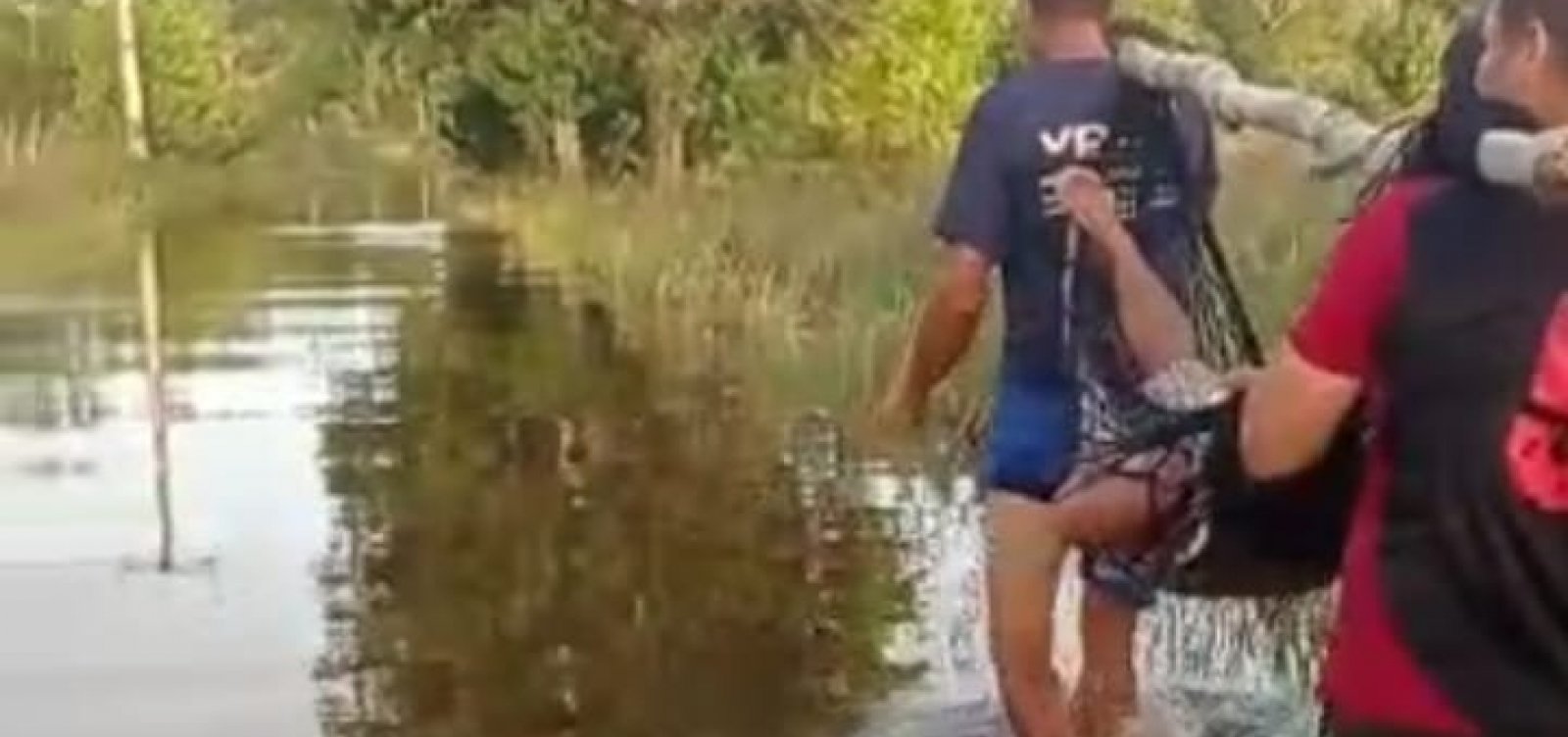 "A gente não consegue sair", diz cacique de comunidade indígena após enchente no sul da Bahia