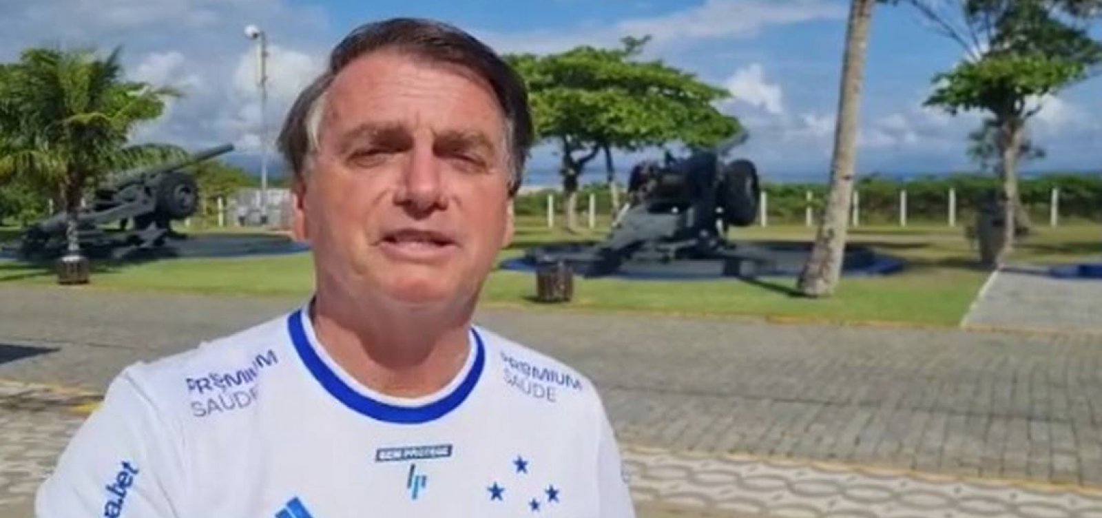 Criticado por não ir à Bahia, Bolsonaro visita parque do Beto Carrero nesta quinta