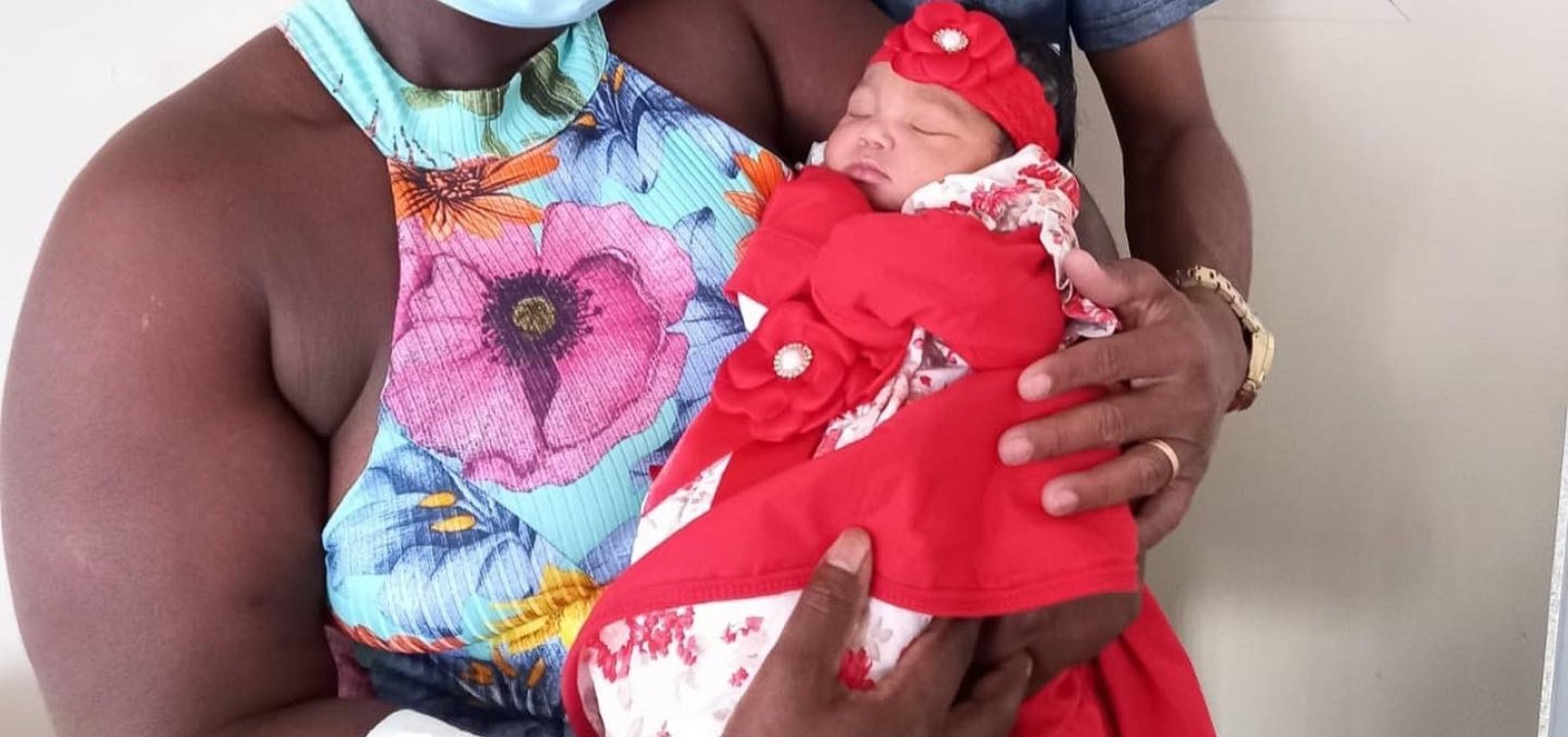 Maria Júlia é o nome do primeiro bebê nascido na Bahia em 2022