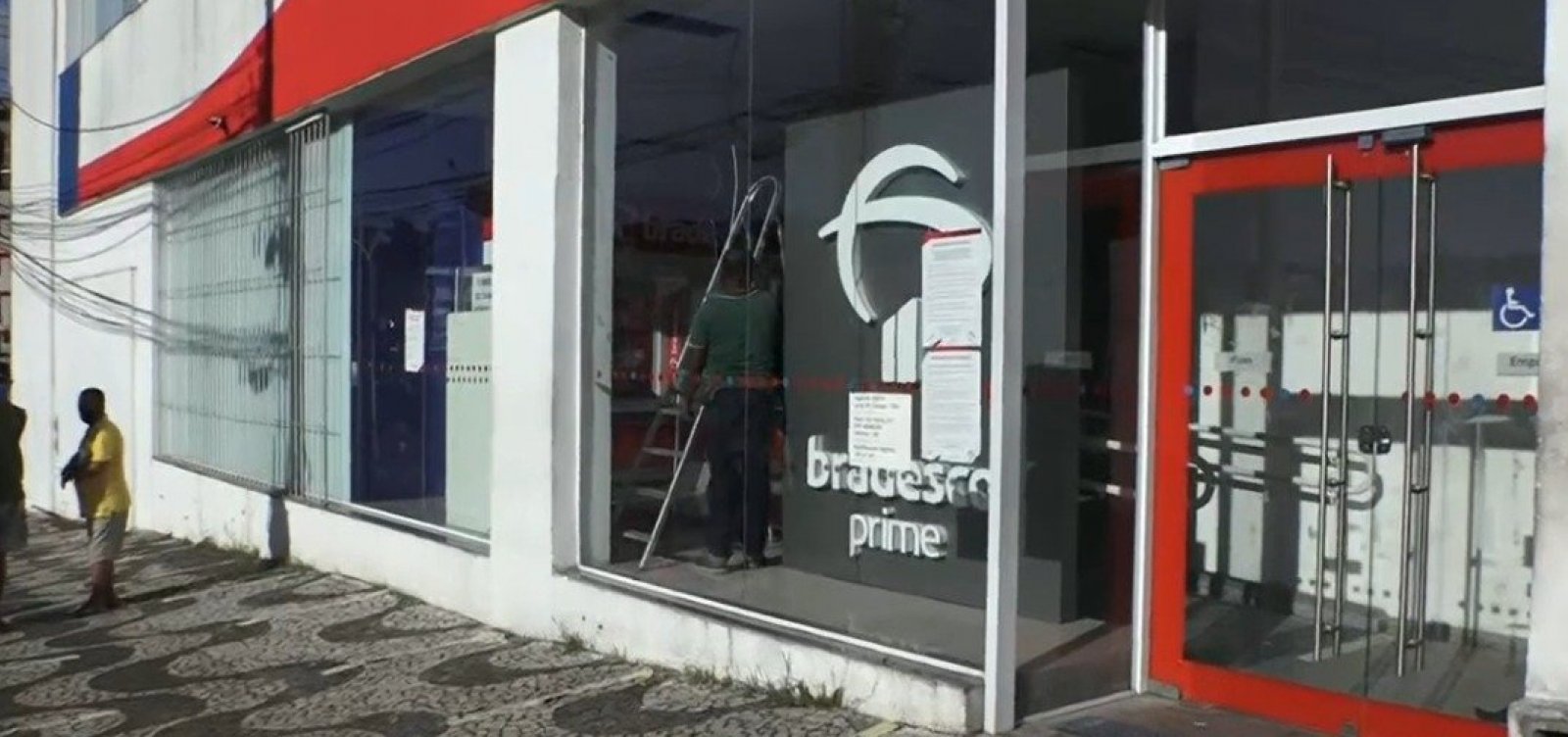 Ag&ecirc;ncia no Largo do Tanque &eacute; arrombada pela quarta vez em um m&ecirc;s