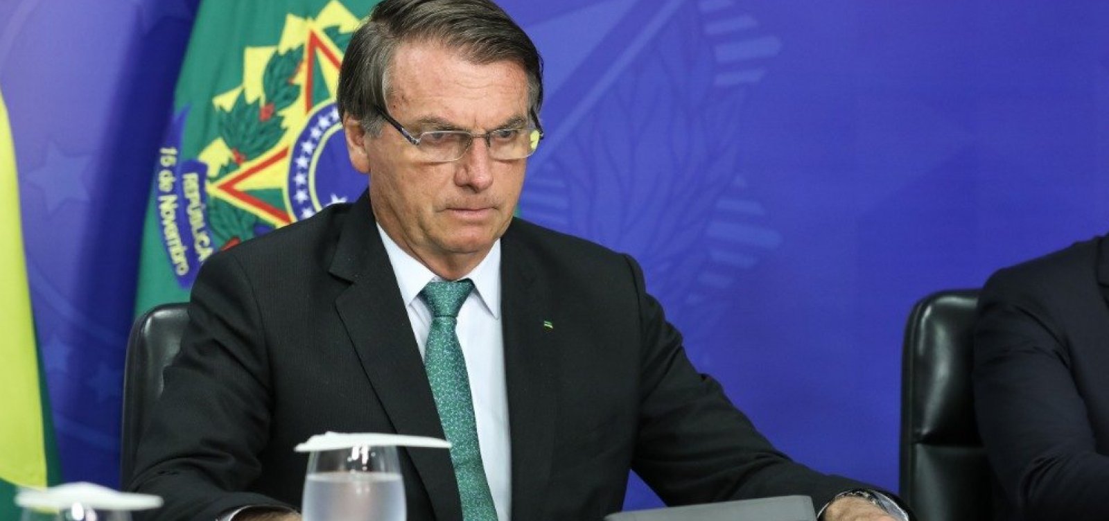  Bolsonaro despreza ômicron e sugere que variante é 'bem-vinda'