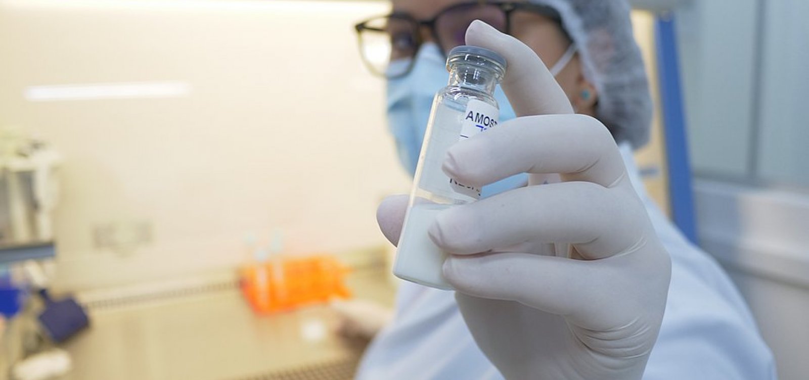 Vacina conduzida por instituto baiano começa teste em voluntários nesta quinta, com aplicação de 1ª dose 