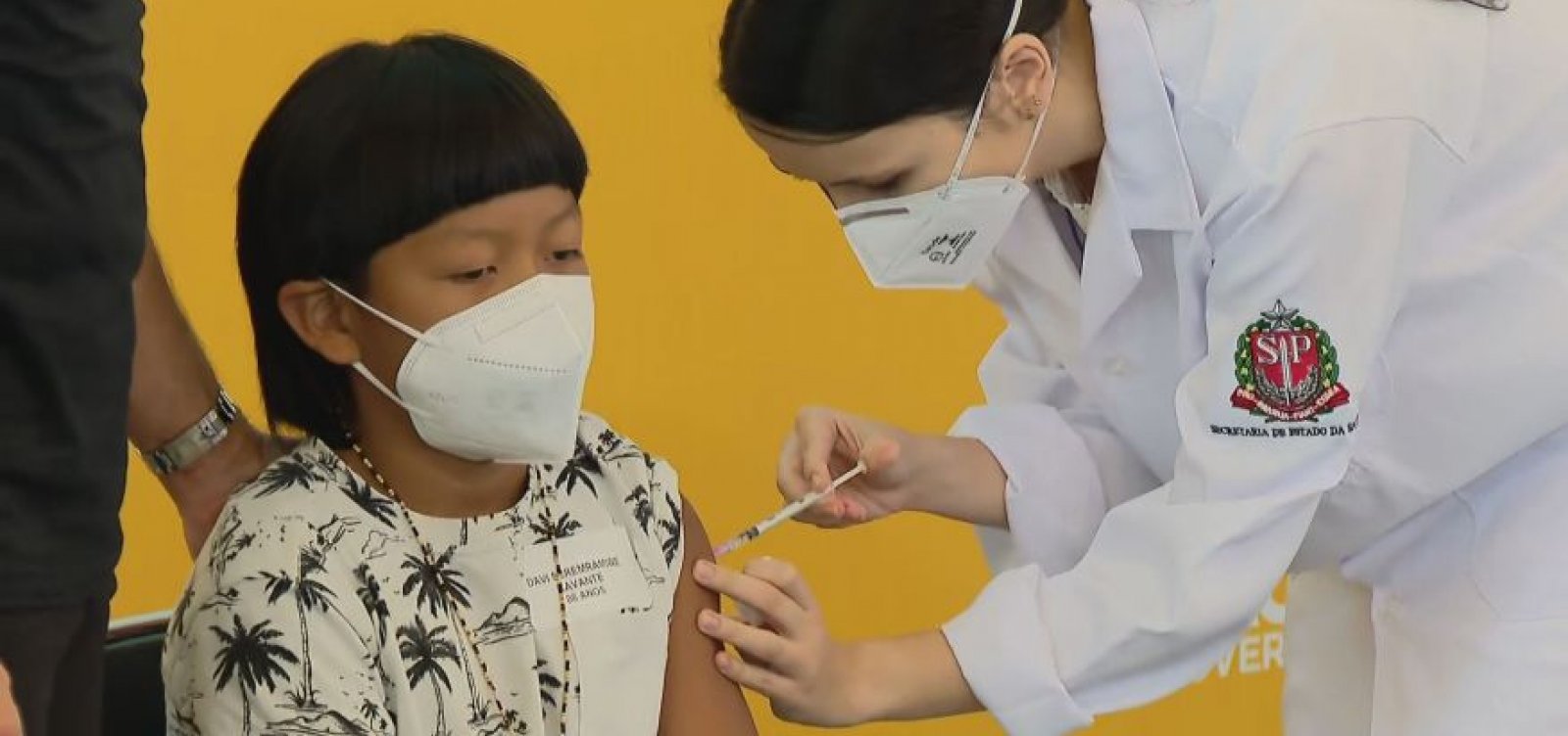 Criança indígena é a primeira a ser vacinada contra a Covid-19 no Brasil