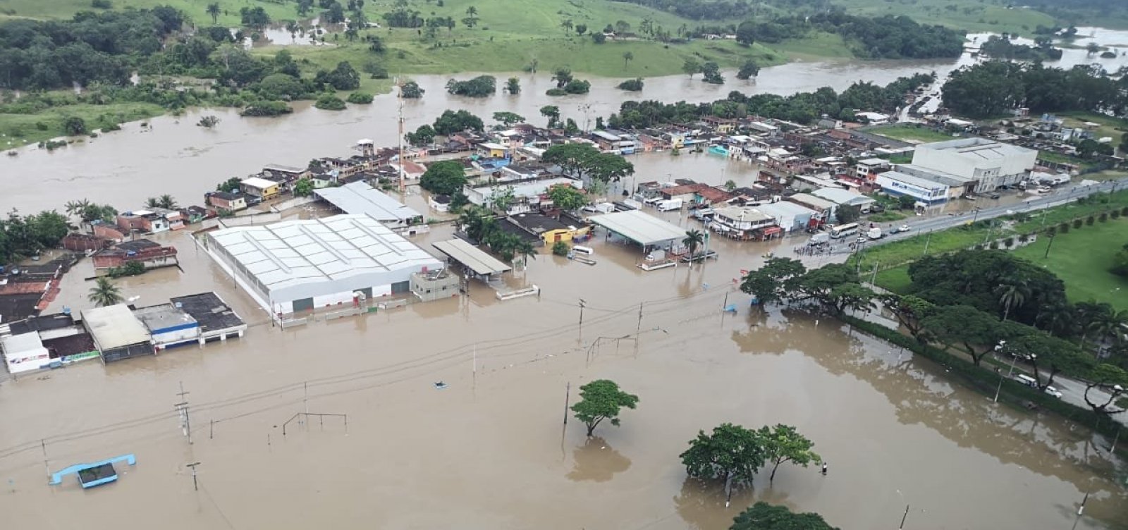 União não envia novos recursos para socorrer municípios atingidos pelas enchentes, diz Sesab