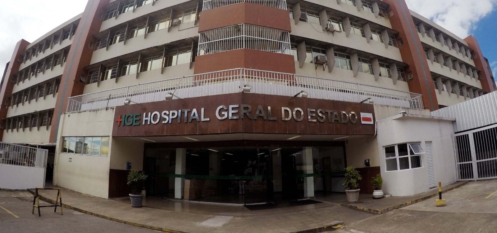 Após explosão de novos casos de Covid, visitas em hospitais estaduais são suspensas