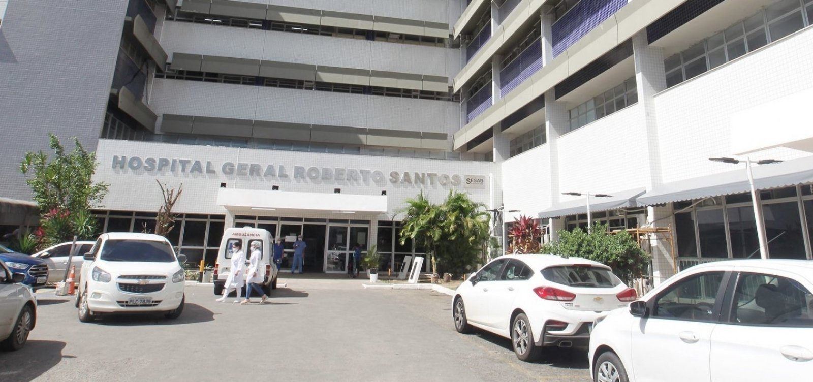 Terceirizados do Hospital Roberto Santos estão sem receber há 60 dias