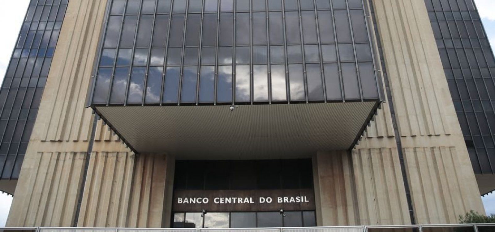 Mesmo com site fora do ar nesta terça, brasileiros recuperam R$ 900 mil perdidos em bancos