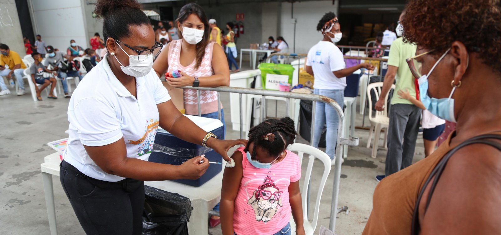 Prefeitura vacina exclusivamente moradores de Salvador com nome na lista nesta quarta-feira