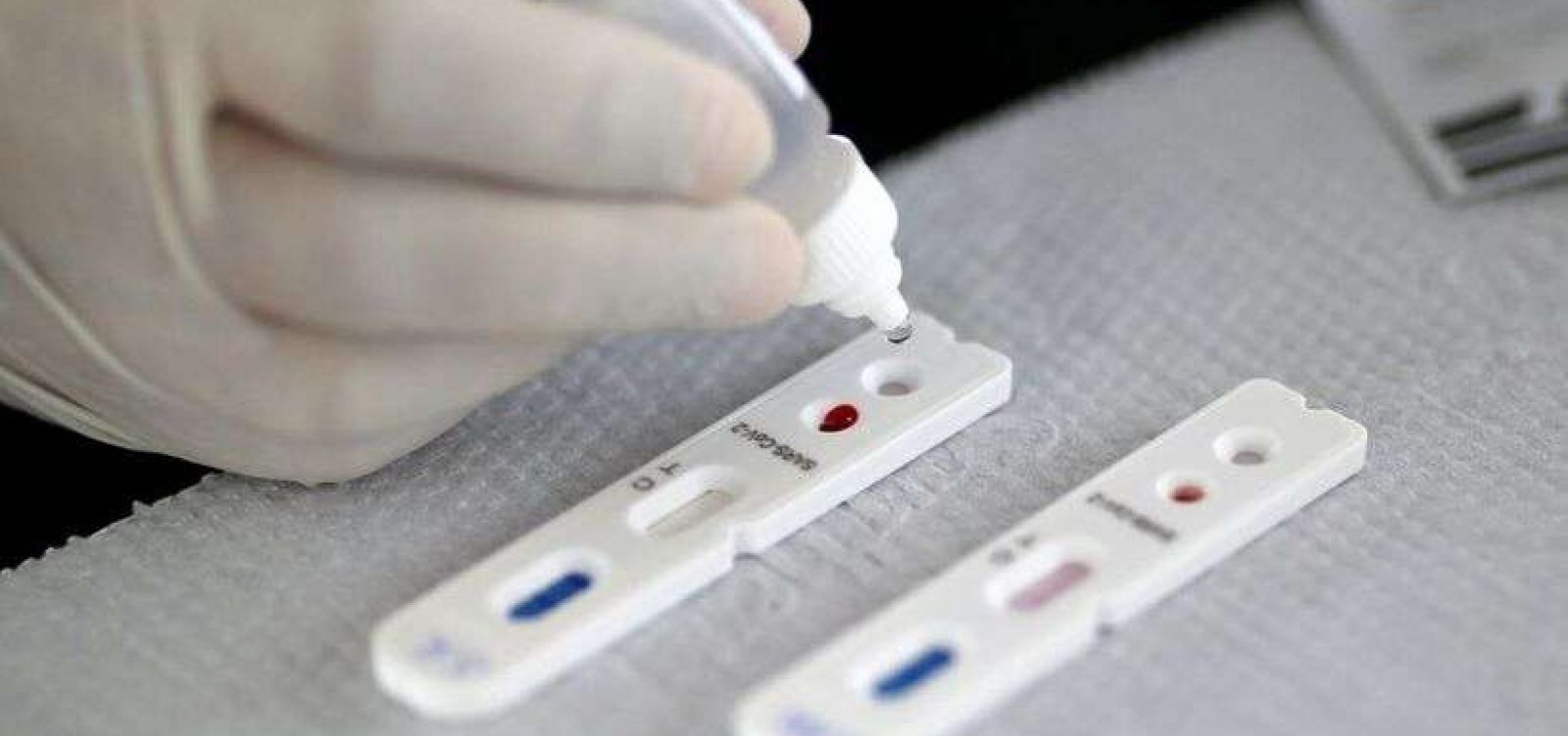 Índice de positivos para Covid em testes de farmácia vai a 43% na 3ª semana de janeiro, diz Abrafarma