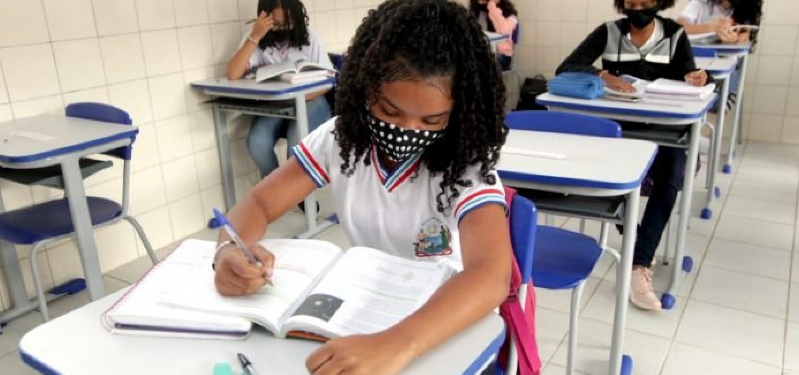 Governo da Bahia não vai exigir comprovante de vacinação a menores de idade