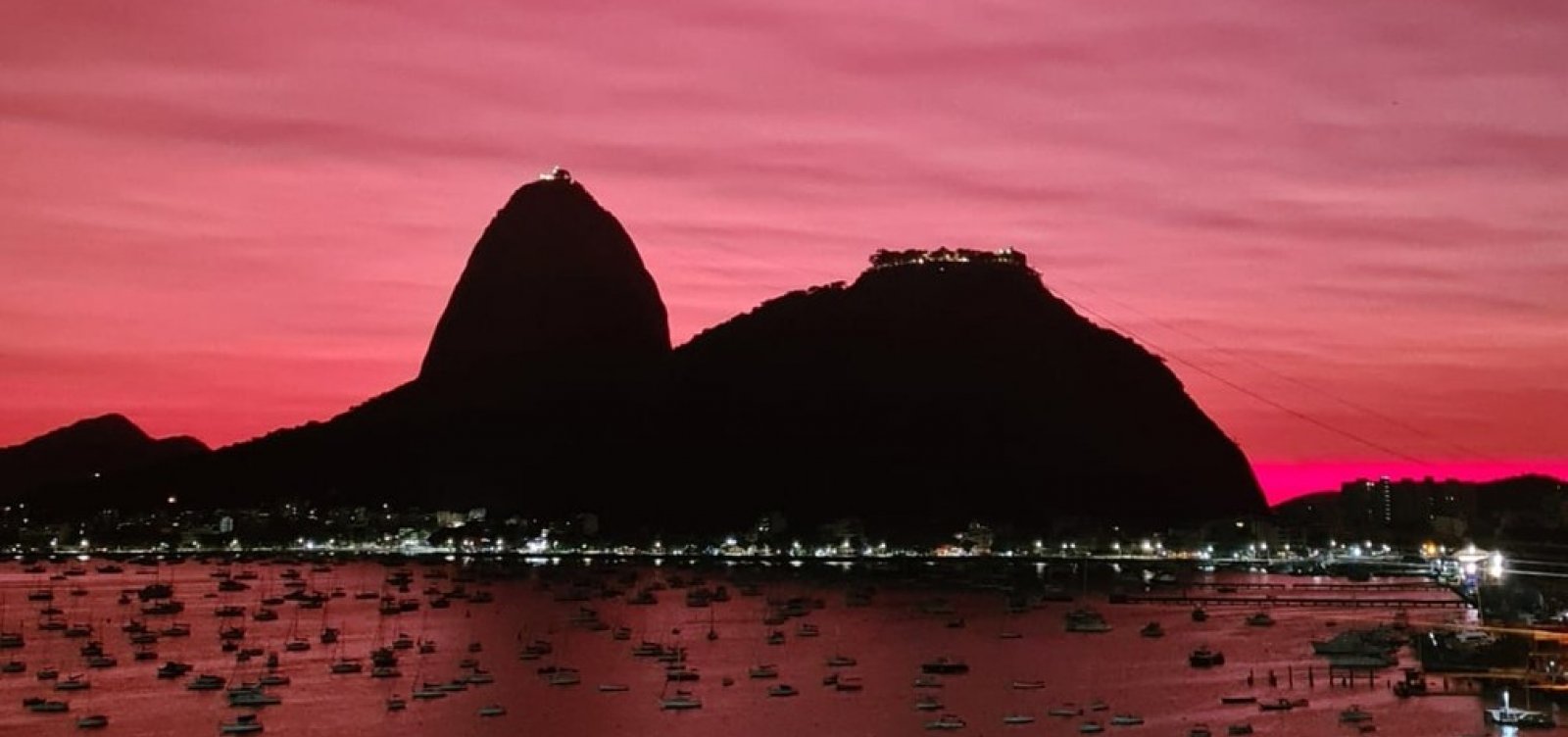 Céu do Rio de Janeiro fica rosa por partículas da erupção do vulcão de Tonga