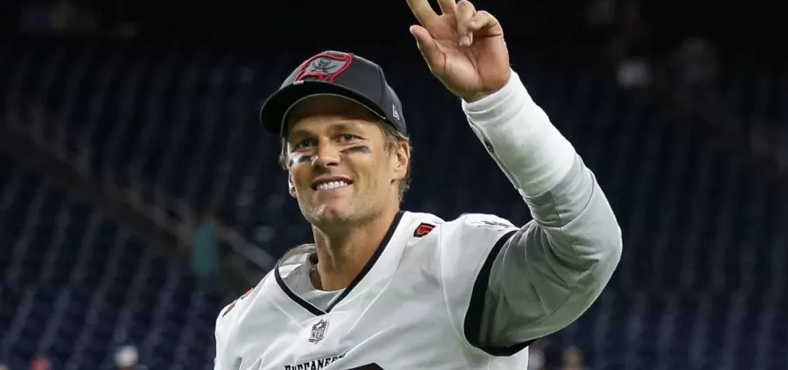 Pela segunda vez, Tom Brady anuncia aposentadoria do futebol