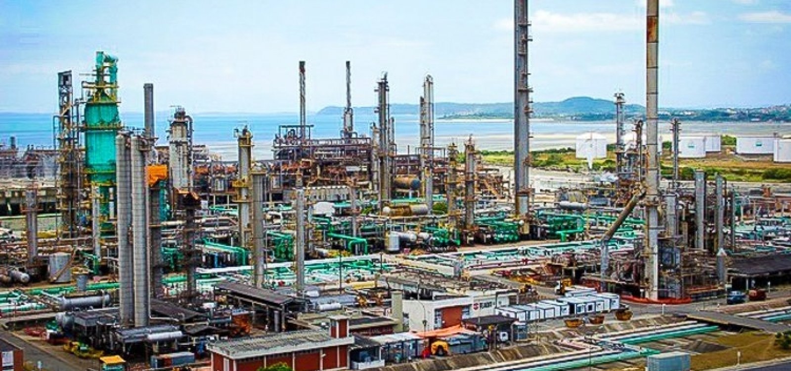 Após privatização de refinaria, Bahia tem combustível mais caro que Petrobras
