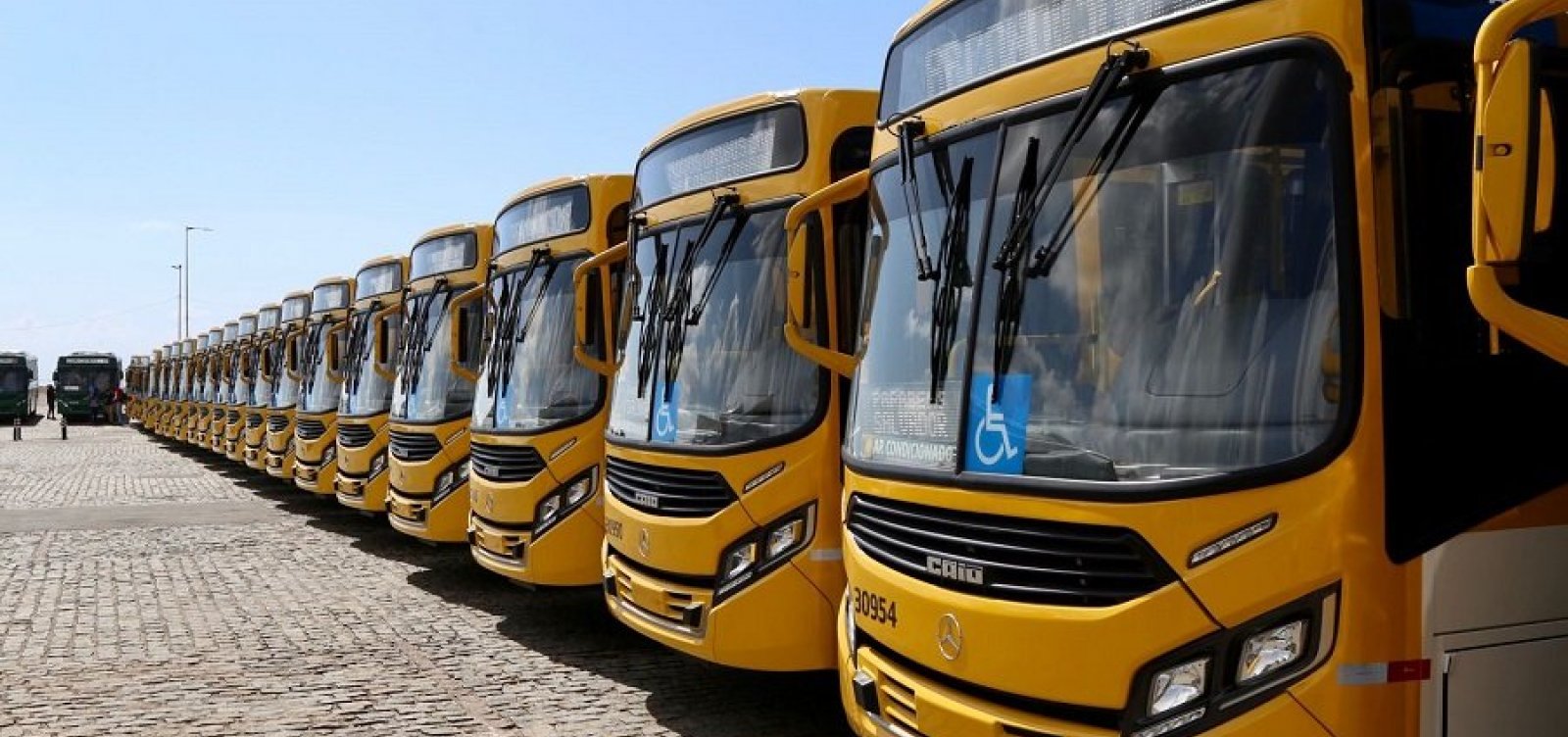 Após pedido do Conselho de Saúde, MP requer 100% dos ônibus no horário de pico em Salvador