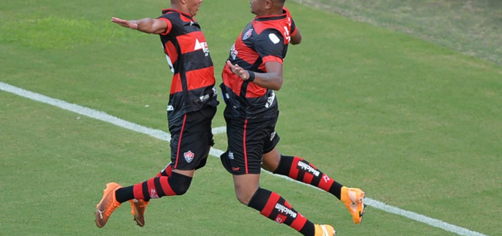 Vit&oacute;ria vence o Vit&oacute;ria da Conquista no Lomant&atilde;o pelo Campeonato Baiano