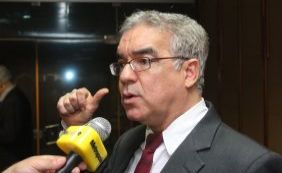 Zé Neto elogia oposição e despista sobre candidatura à prefeitura de Feira