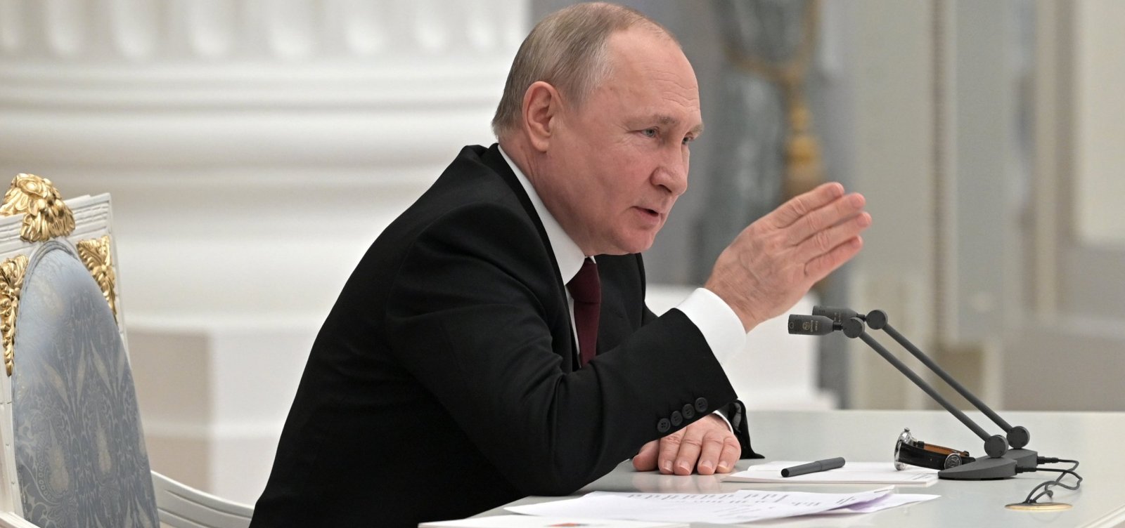 Putin diz que vai reconhecer repúblicas rebeldes na Ucrânia e ação militar pode estar mais próxima