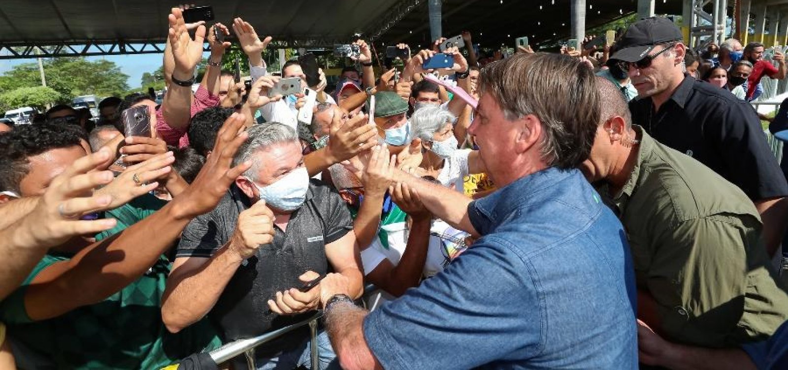 Bolsonaro tenta se isentar de multa de R$ 80 mil por n&atilde;o usar m&aacute;scara no Maranh&atilde;o