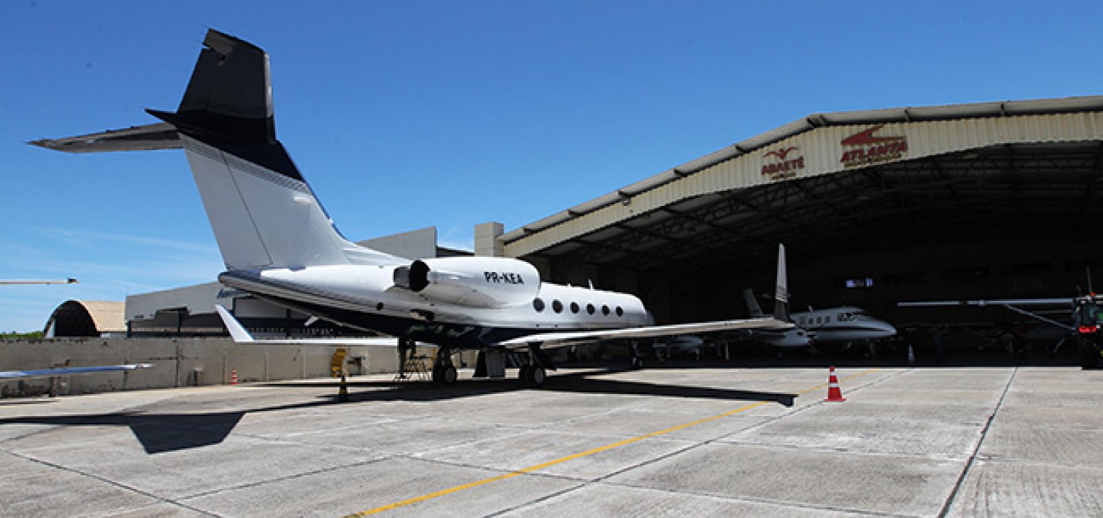 AL-BA aluga dois avi&otilde;es por quase R$ 12 milh&otilde;es 