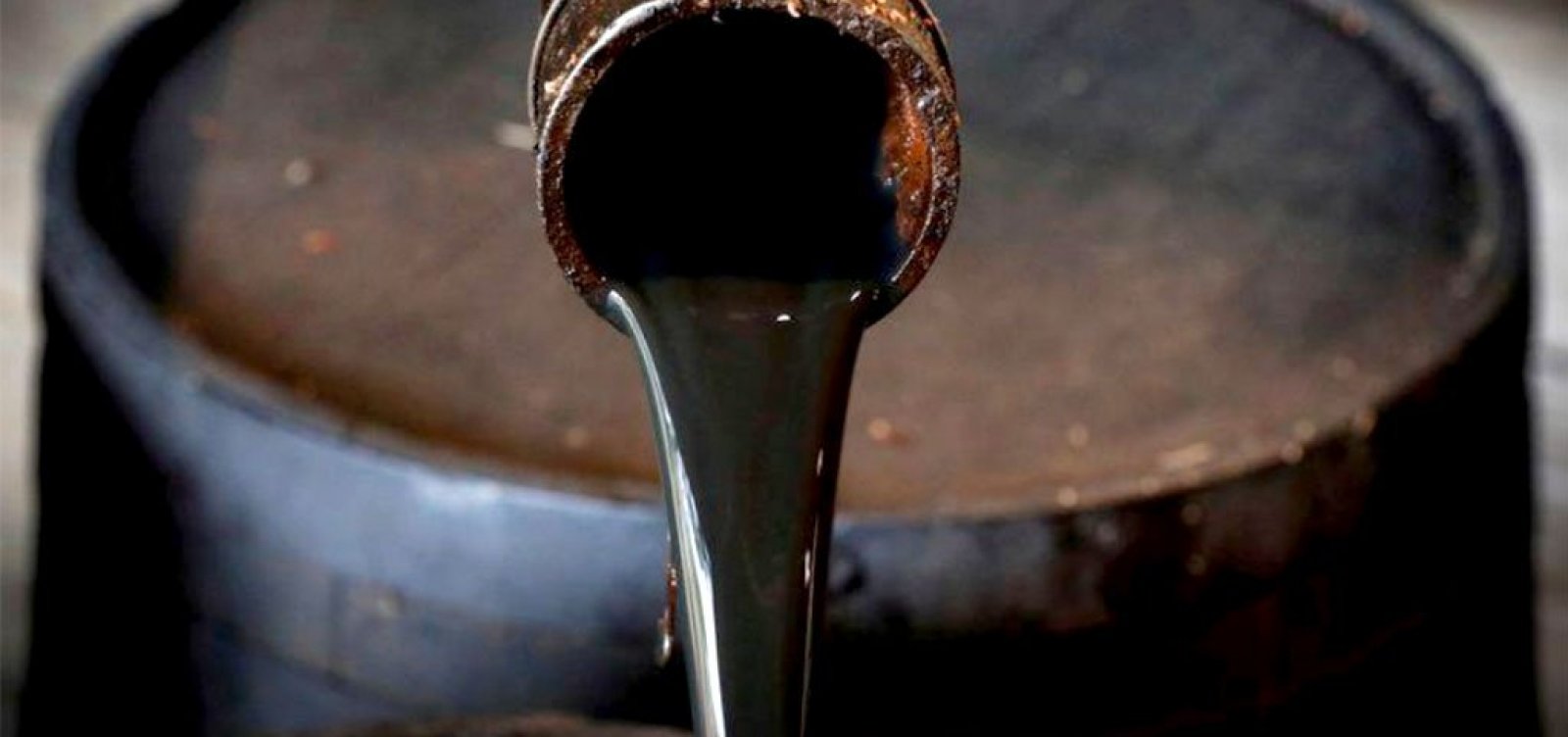 Pre&ccedil;o do petr&oacute;leo supera US$ 100 ap&oacute;s invas&atilde;o russa &agrave; Ucr&acirc;nia