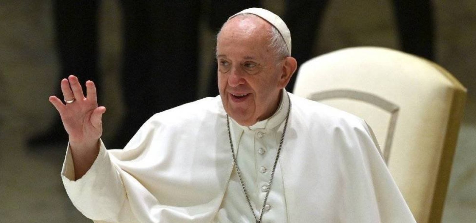 Papa quebra protocolo e visita Embaixada da Rússia no Vaticano