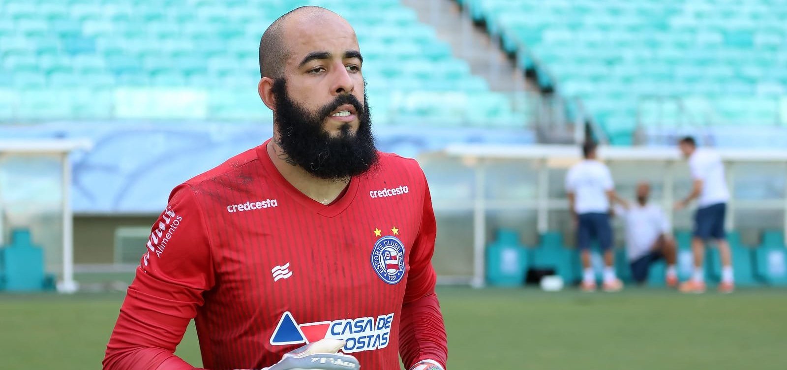 Goleiro Danilo Fernandes deixa hospital em Salvador na noite desta sexta-feira