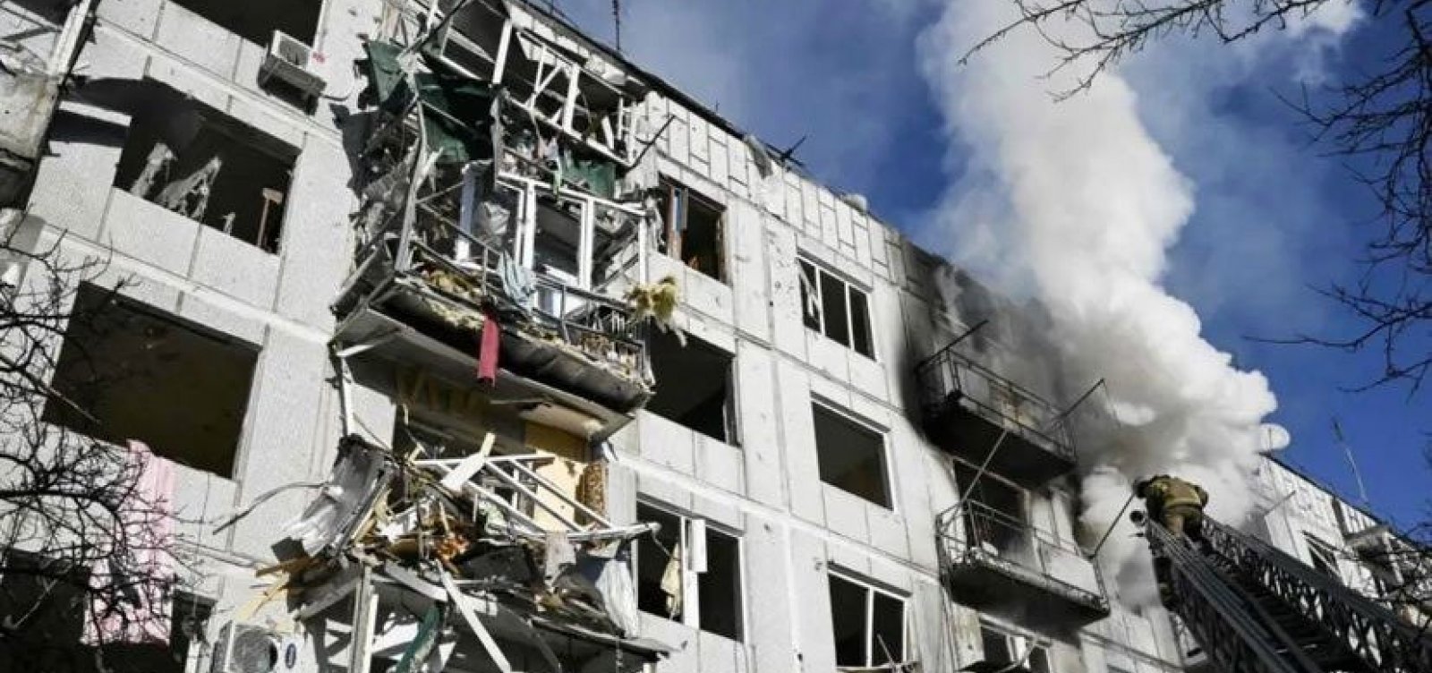 Dois dias após o início da invasão, tropas russas avançam sobre Kiev