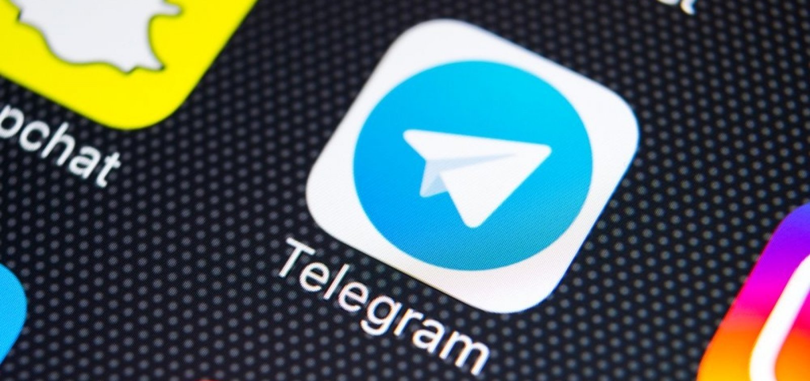 Telegram cumpre ordem do STF e bloqueia contas ligadas a Allan dos Santos