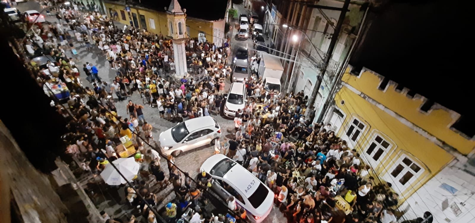 Em ter&ccedil;a-feira de Carnaval, festa gera aglomera&ccedil;&otilde;es no Santo Ant&ocirc;nio 